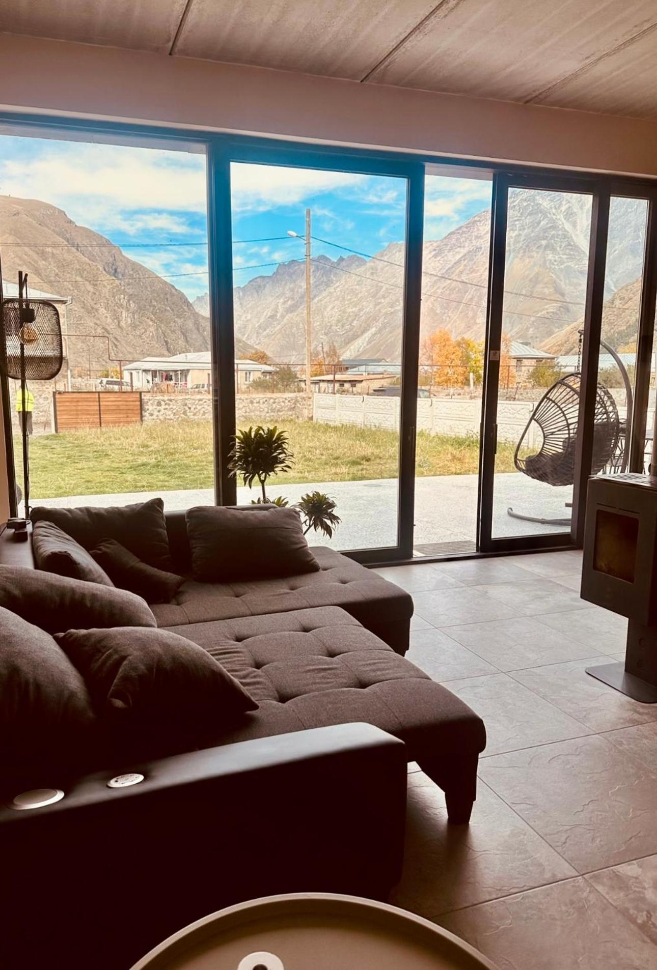 Alpine Escape Kazbegi Villa Bagian luar foto