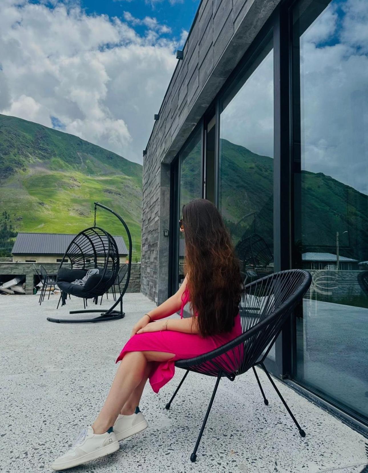 Alpine Escape Kazbegi Villa Bagian luar foto